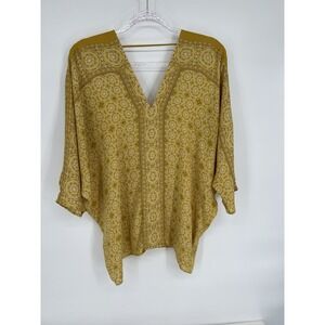 Rose & Olive Yellow Short Sleeve VNeck Lightweight Pullover Top Size M Butterfly